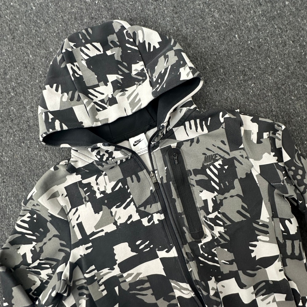 Nike Tech Fleece Hoodie Boys XL Jacket Camo Full Zip Gray Black DM8071-077